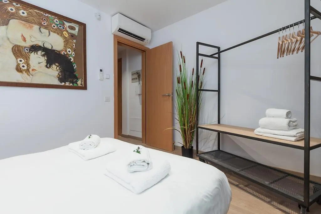 Sunny Flat Apartament Barcelona